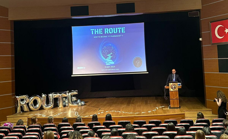 “The Route” Zirvesi Geleceğin Eczacılarına Yol Gösterdi